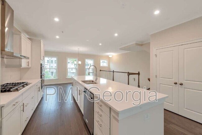 Building Photo - 1807 Brandsford St NW