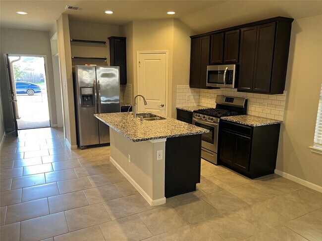 Foto del edificio - 7263 Barrington Ridge Ln