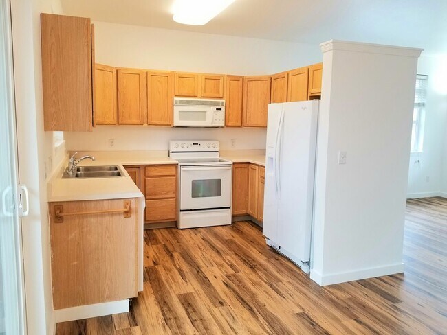 Foto del edificio - Beautiful Spacious House- Near Harvest Creek!