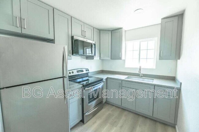 Building Photo - 2030 Stanton Ave