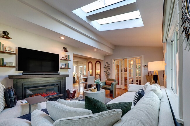 Building Photo - 8326 Ridpath Dr