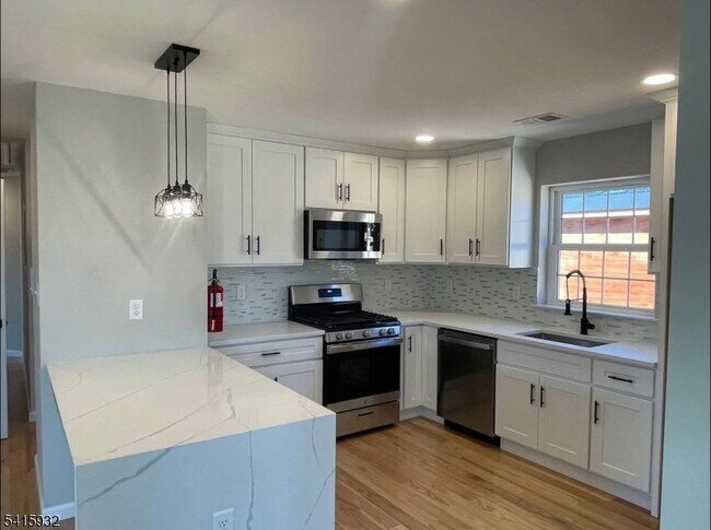 Foto del edificio - 1036 Cross Ave