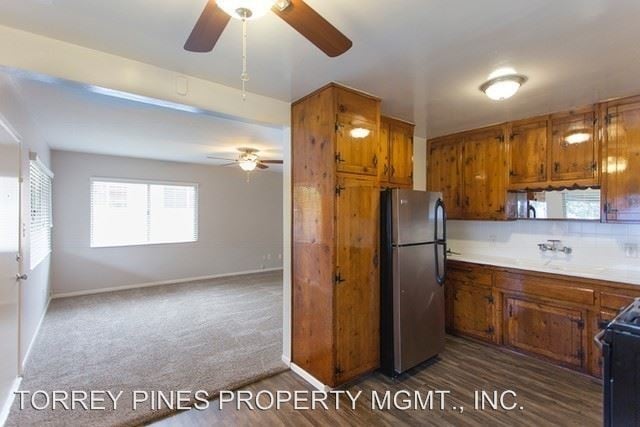 Building Photo - 4445 Mentone St