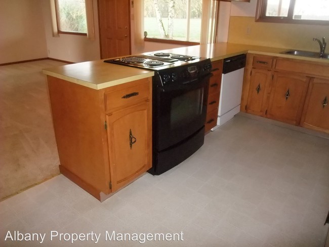 Building Photo - 3 br, 2 bath House - 32270 Hwy 99E