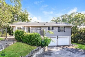 Building Photo - 3230 Social Cir