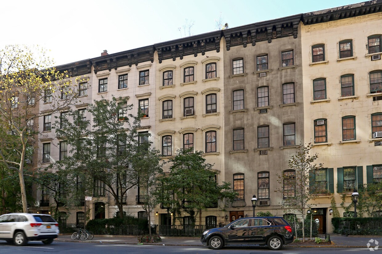Building Photo - 454 W 23rd St