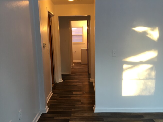 Building Photo - 1515 Kensington Dr
