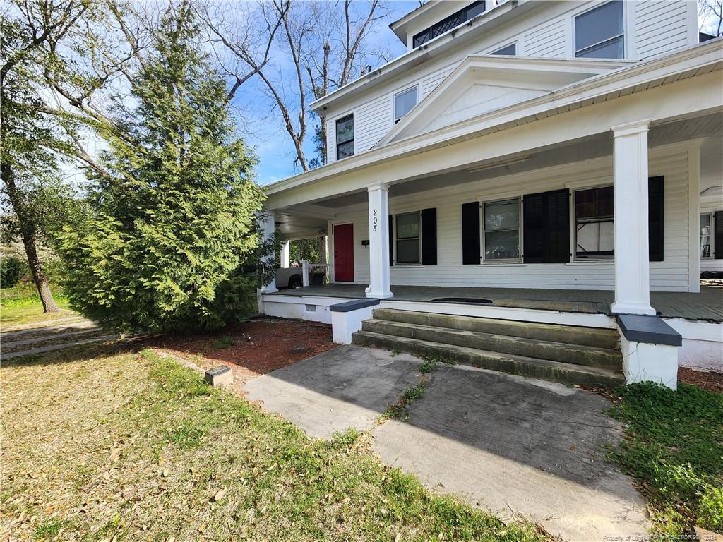 205 W 9th St, Lumberton, NC 28358 Room for Rent in Lumberton, NC
