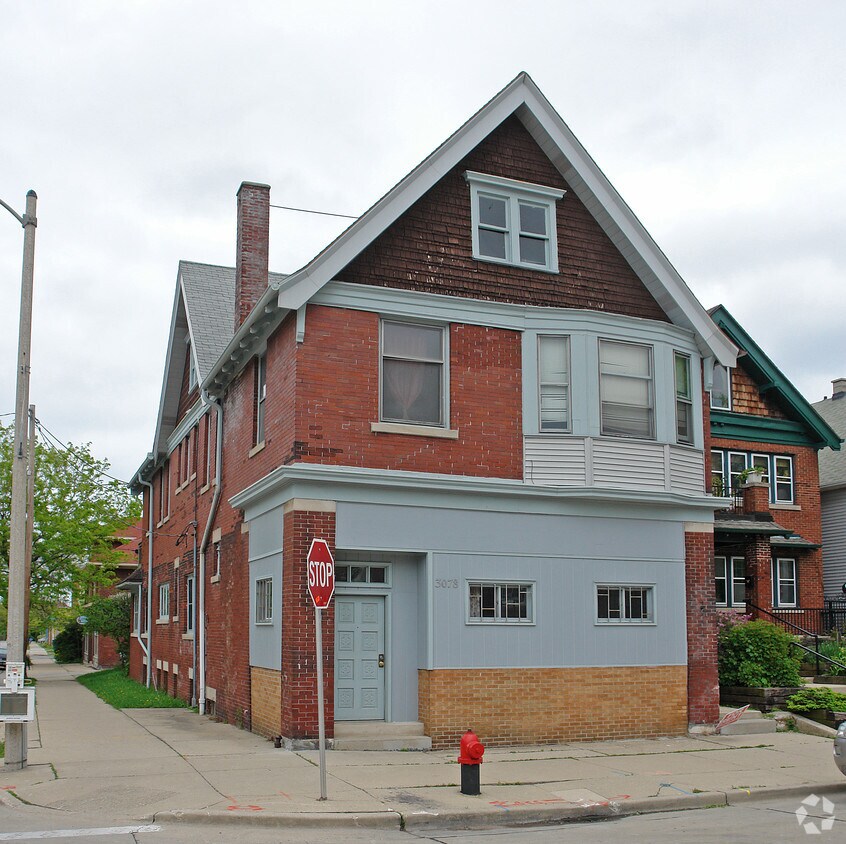 Primary Photo - 3078 N Fratney St