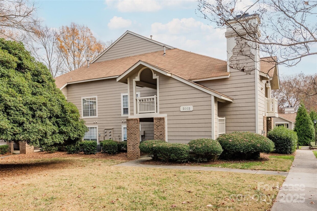 Foto principal - 5003 Sharon Rd