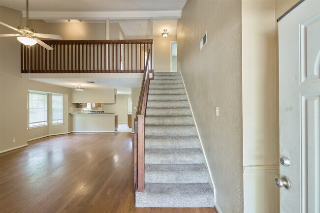 Foto del edificio - 23311 Grand Rapids Ln