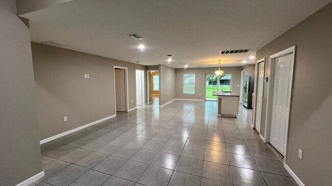 Building Photo - BEAUTIFUL 4 BD/2BA Home in Palm Bay!!