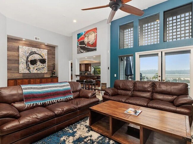 Foto del edificio - 3 Bedroom Townhome in Del Mar