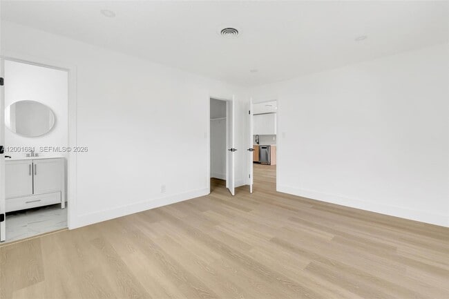 Foto del edificio - 1611 NE 50th Ct