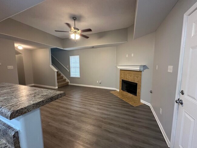 Foto del edificio - 7407 Crayton Ridge Dr
