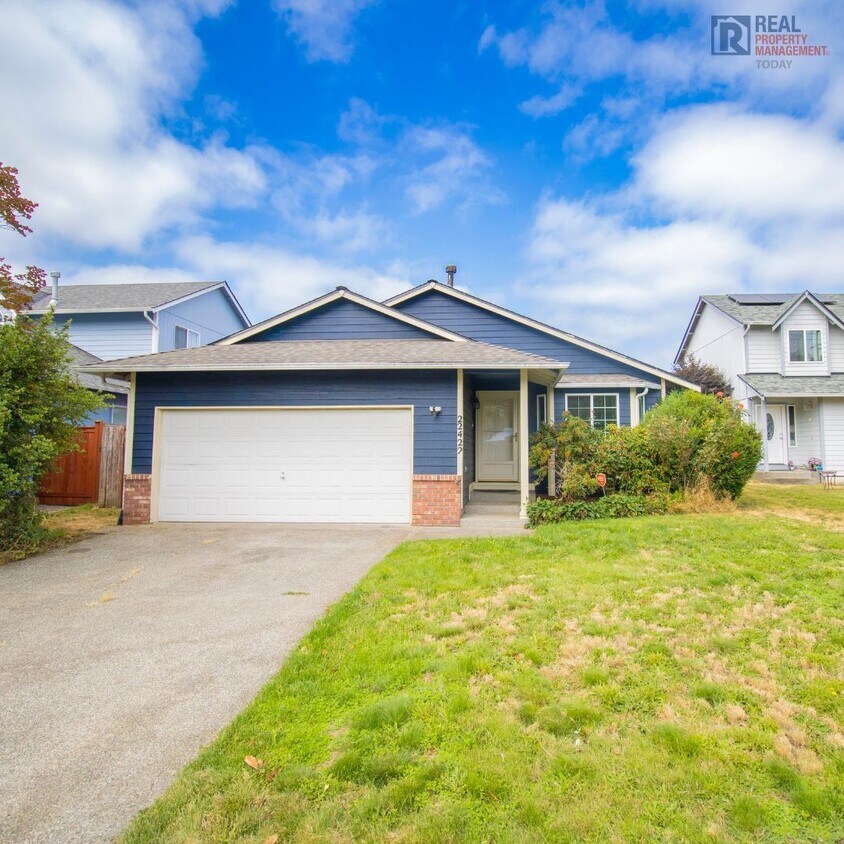 Foto principal - Great 3 bedroom home available NOW Close T...