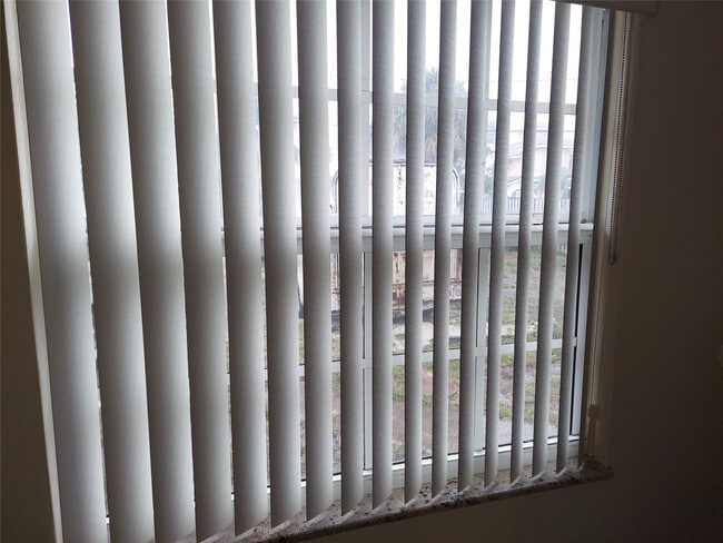 Building Photo - 3021 SW 1st Terrace