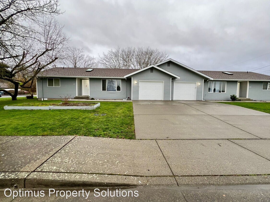 Foto principal - 2 br, 2 bath House - 210 4th Street