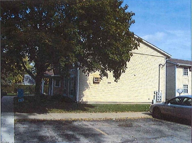 Building Photo - 110 W Park St