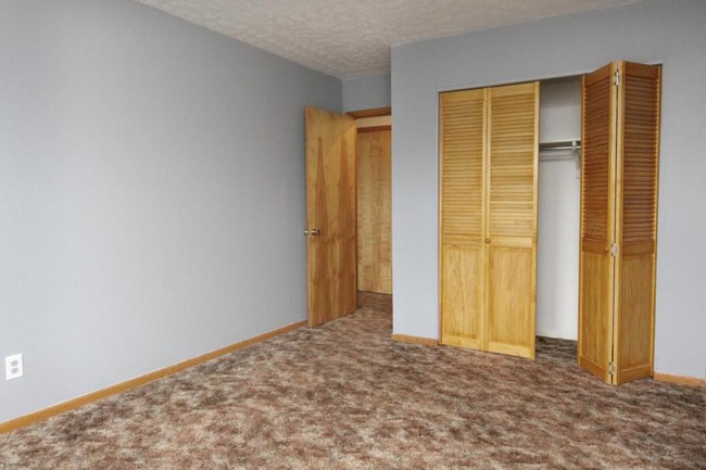 Building Photo - 1258 Pembrooke Drive, Unit D