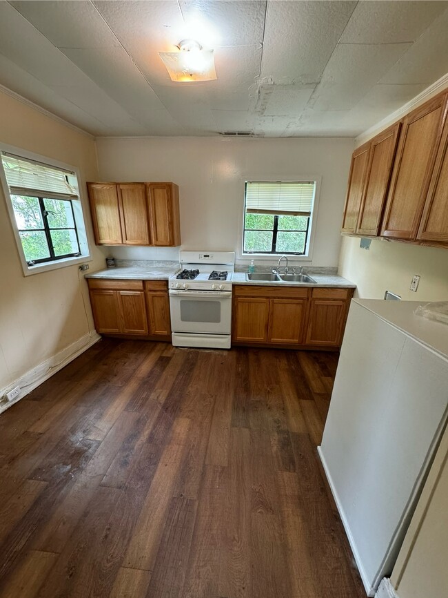 Building Photo - 424 Arch Dr