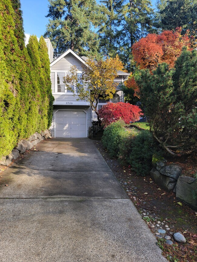 Foto del edificio - 9506 Sand Point Way NE