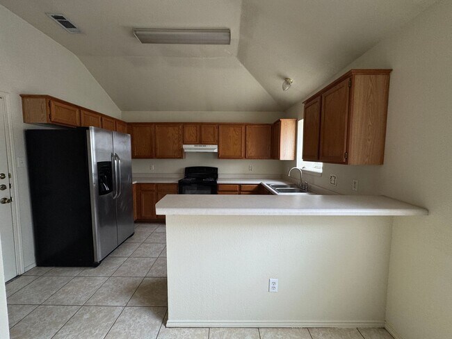 Foto del edificio - 110 James Loop