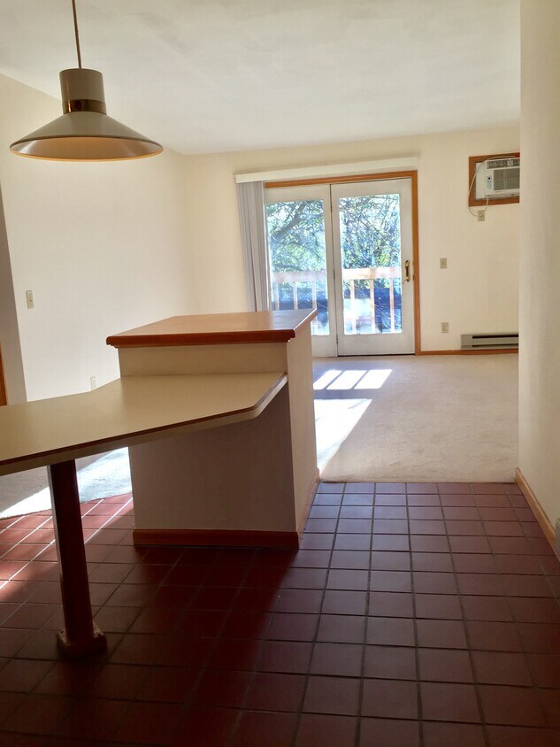 Counter Top - 6721 Hammersley Rd