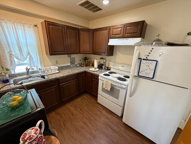 Foto del edificio - 504 Broadway