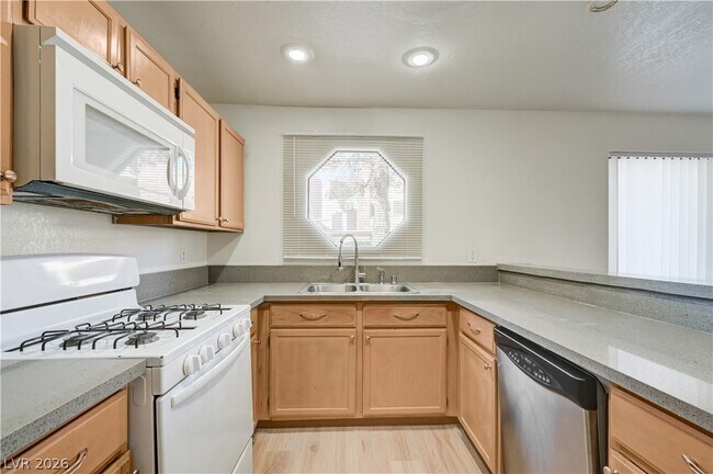 Building Photo - 5018 S Rainbow Blvd