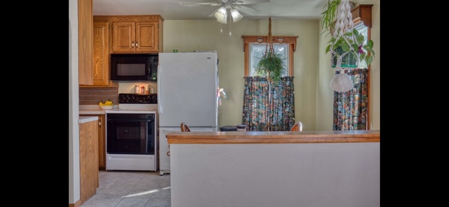 Foto del edificio - Charming 3-Bedroom Home in the Village of ...