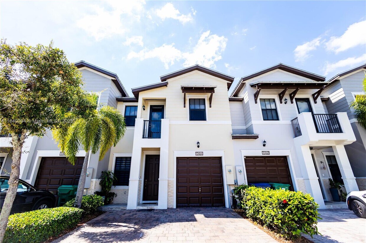 Foto principal - 10464 NW 61st St