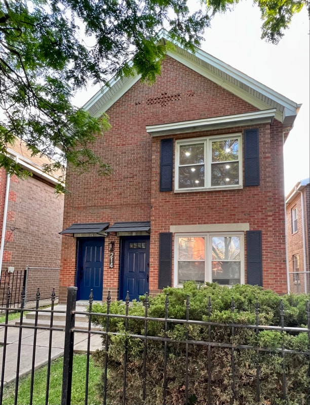 Photo - 214 S Leavitt St Apartment