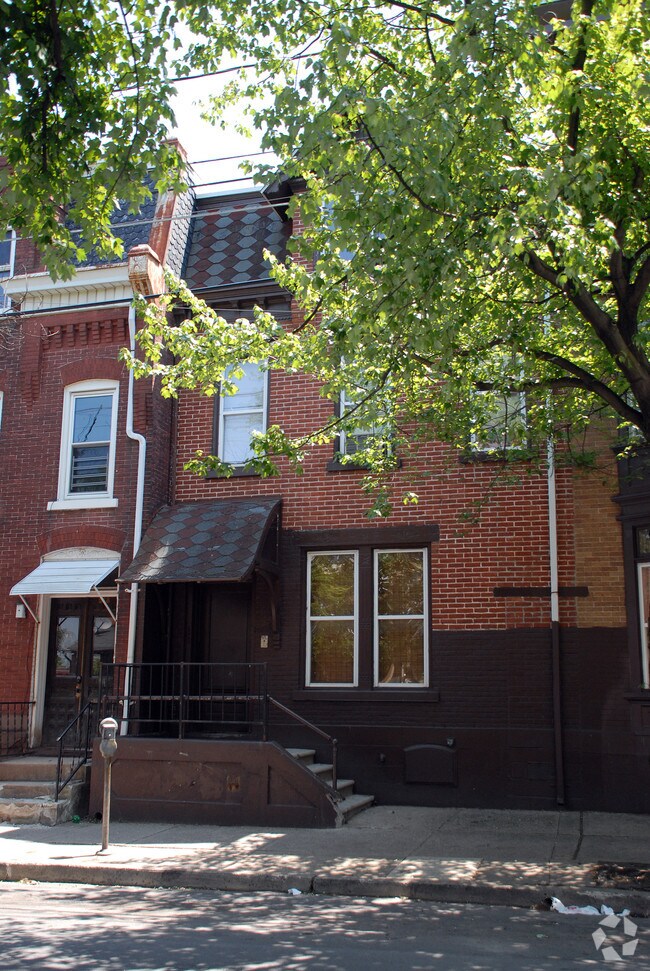 Building Photo - 520-524 Chew St