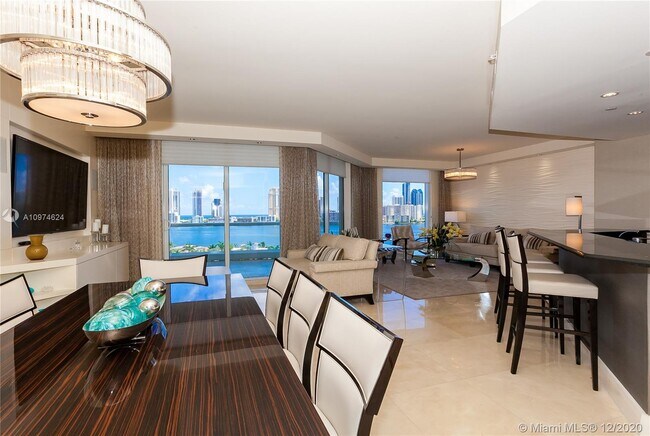 Foto del edificio - 6000 Island Blvd