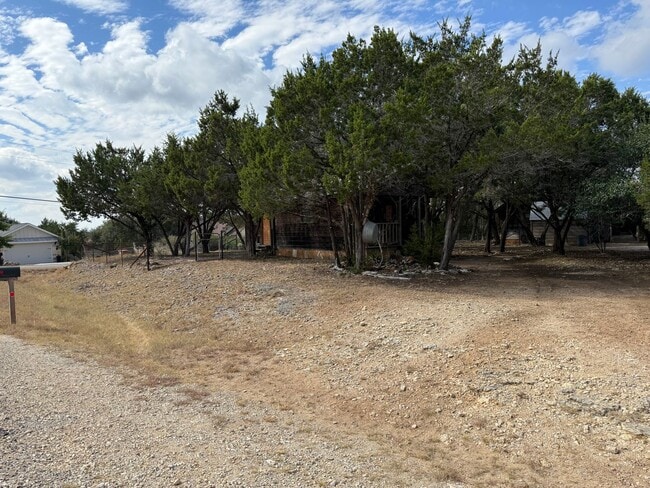 Building Photo - NEW ON MARKET