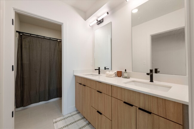 Building Photo - Park Place