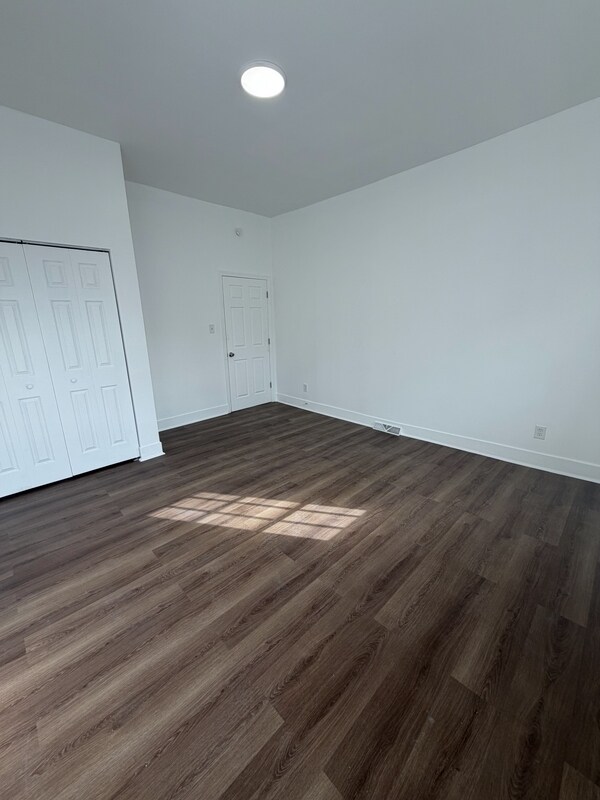 Foto del edificio - 121 44th St