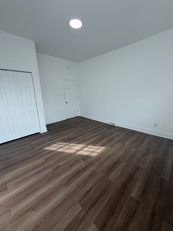 Photo - 121 44th St Apartment