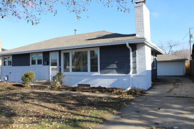 Foto del edificio - 6211 Thomas Ave S