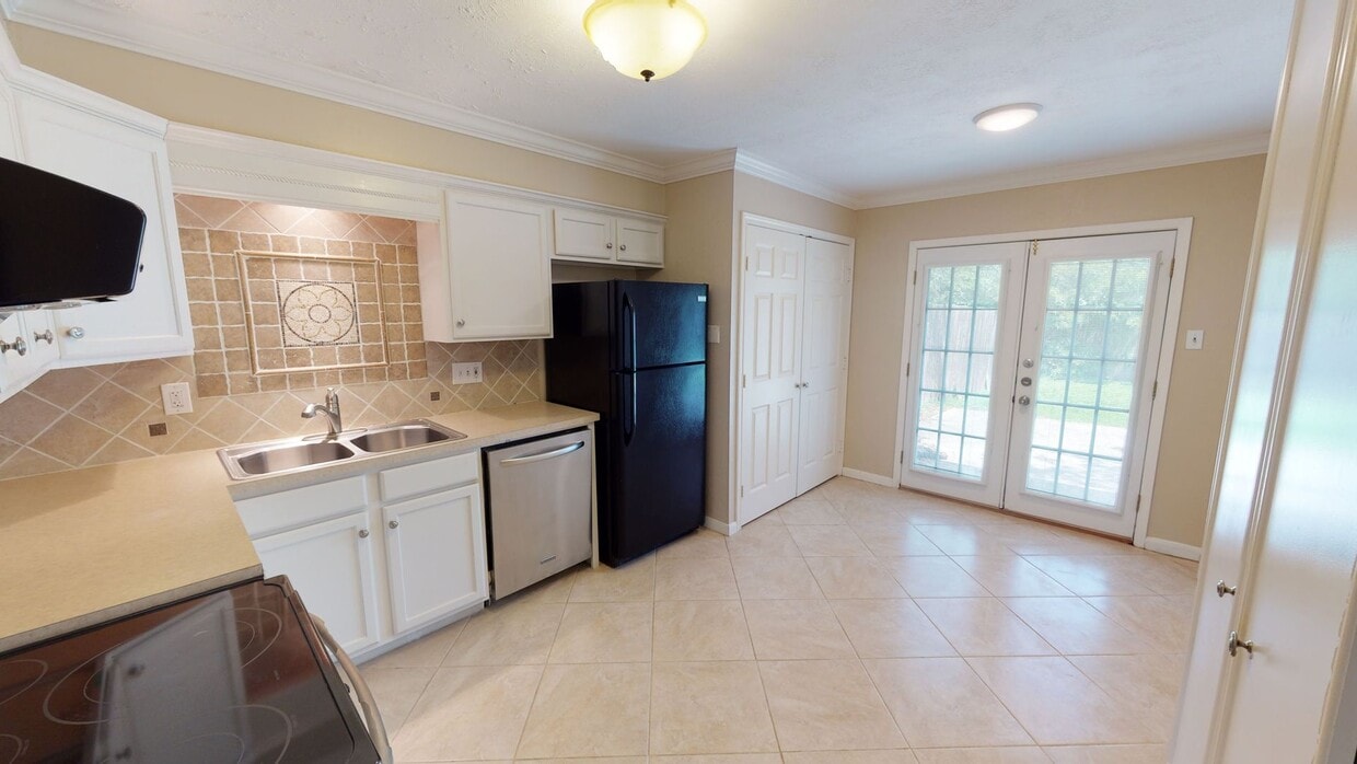 Centrally located 2/1 - Centrally located 2/1
