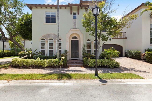 Building Photo - 105 Via Floresta Dr