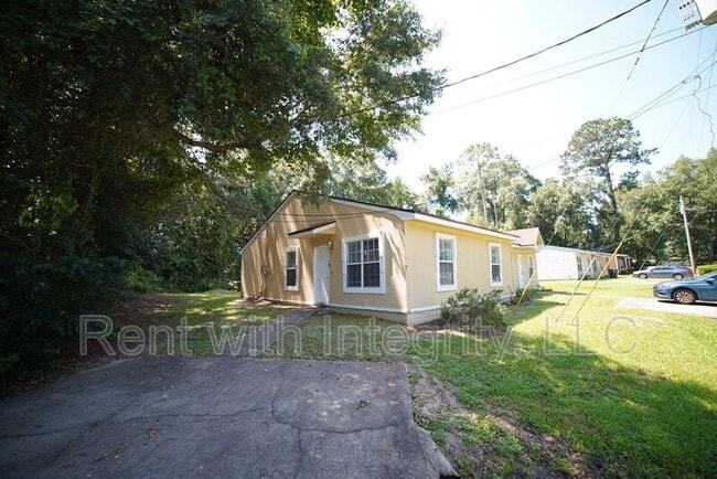 Photo - 6315 N Placid Pl House