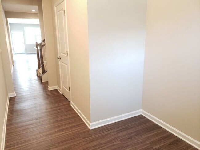 Building Photo - 809 Talbot Pl