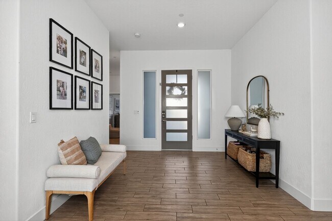 Building Photo - Charming 4BR House in Madera