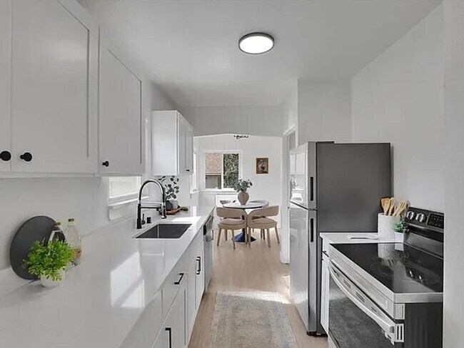 Foto del edificio - For Rent – Spacious 4-Bedroom, 2-Bath Home in Spokane Valley