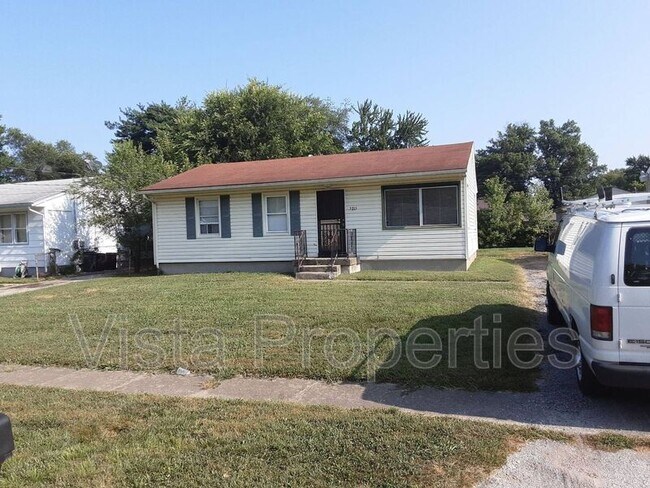 Building Photo - 5215 Red Oak Ln