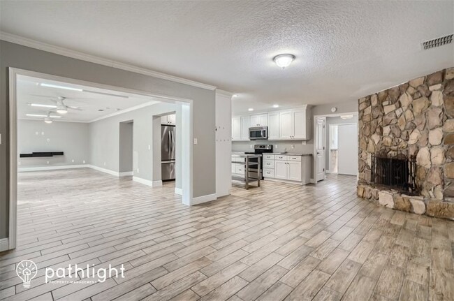 Building Photo - 421 San Sebastian Prado