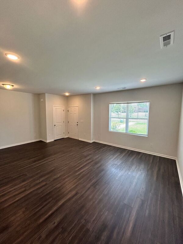 Foto del edificio - 2541 Salem Creek Dr