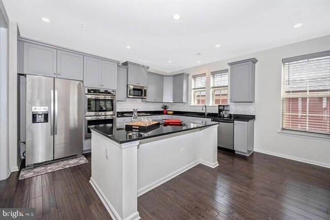 Foto del edificio - 3539 Shady Pines Ln